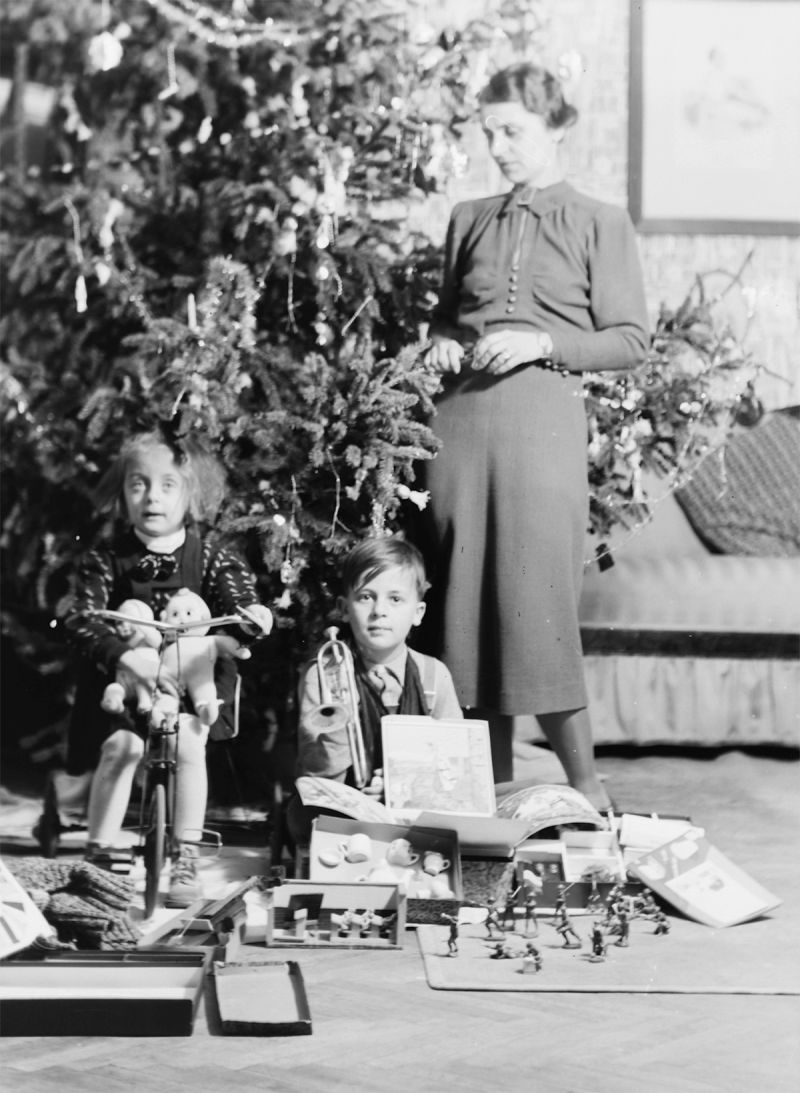 A Brief Pictorial Account of What Children Got for Christmas Decades Ago