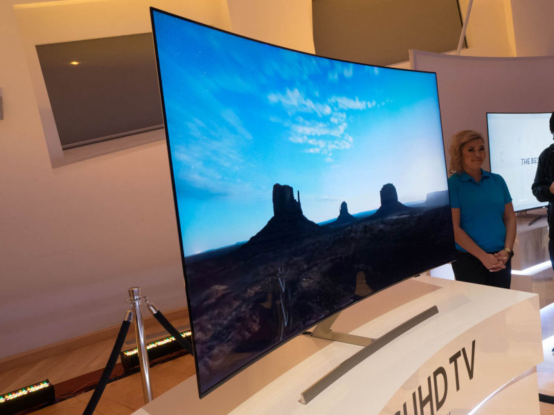Samsung's Quest to Kill the Bezel on Televisions
