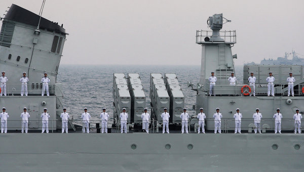Офицеры ВМФ Китая. Архивное фото