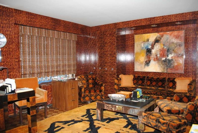 This Chic Chicago Penthouse That's Frozen in the 1970s Is Surprisingly Cheap