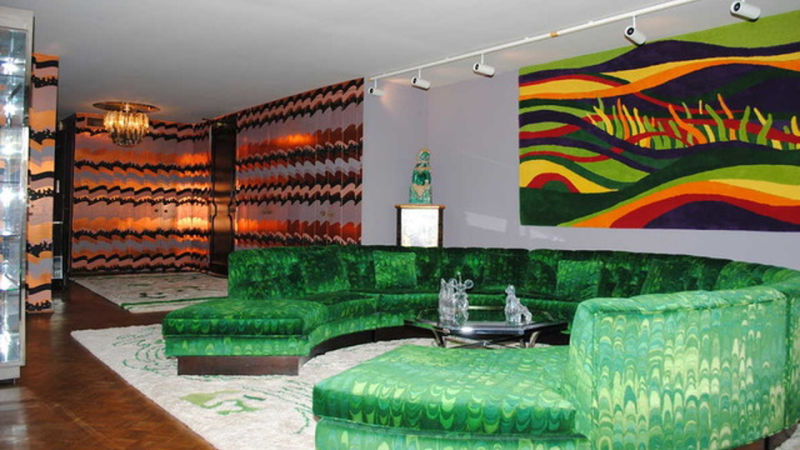 This Chic Penthouse That's Frozen in the 1970s Is Surprisingly Cheap