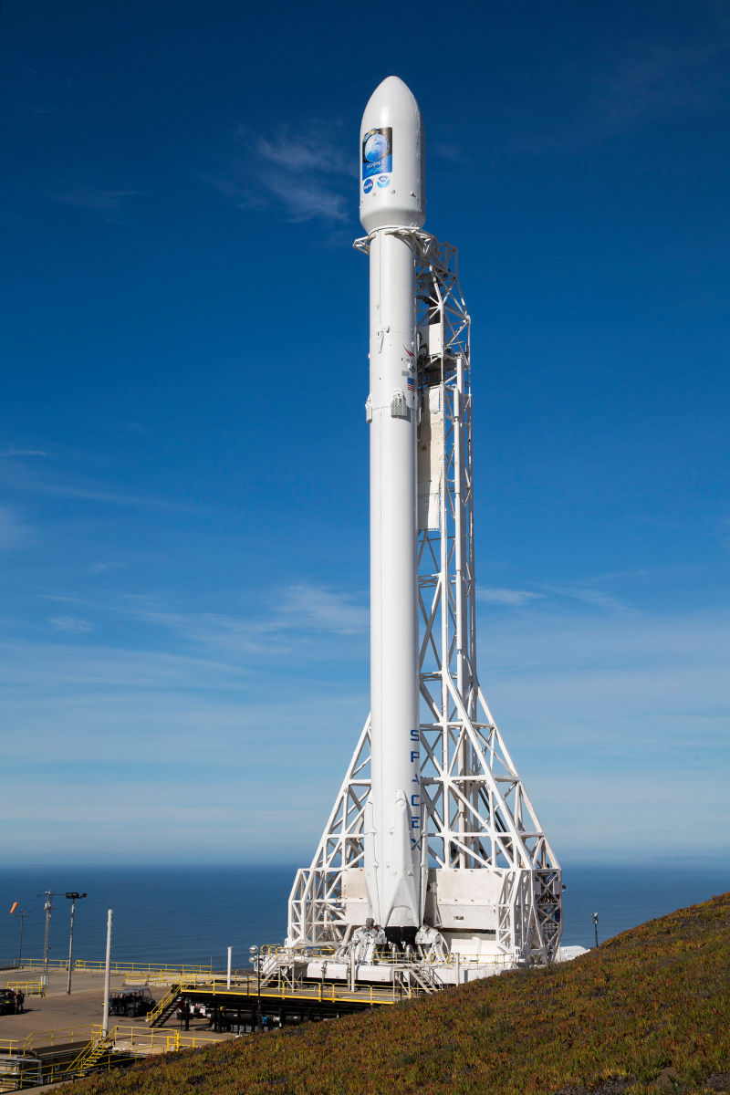Here's the Behind-the-Scenes Story of SpaceX's Rocket Launch and Landing Attempt