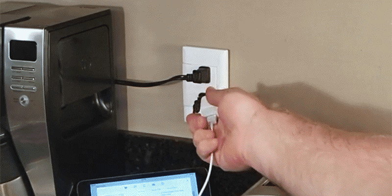 A Pop-Out Wall Plug That Instantly Doubles Your Available Outlets
