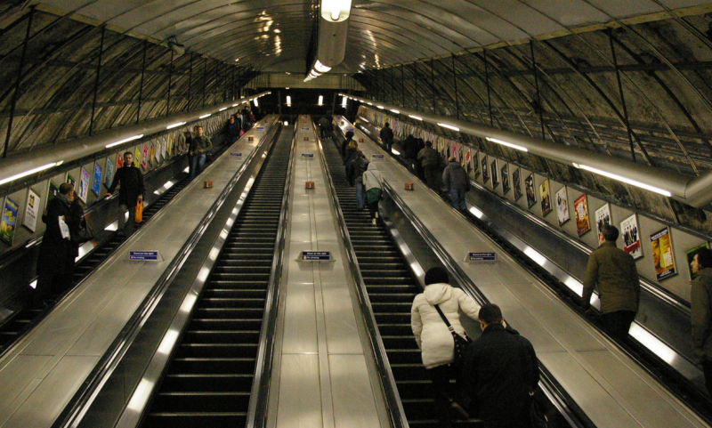 The Weird Way That Standing (Not Walking) on Escalators Helps Move People More Quickly