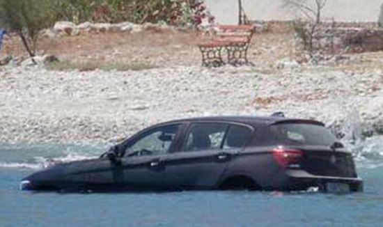 Onverwachts: BMW 1-serie blijkt matig amfibievoertuig