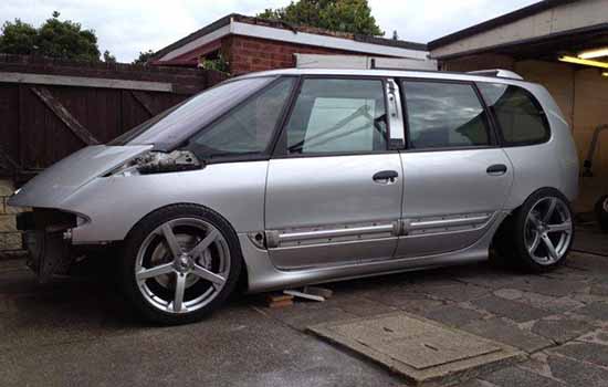 Renault Espace met Lexus V8