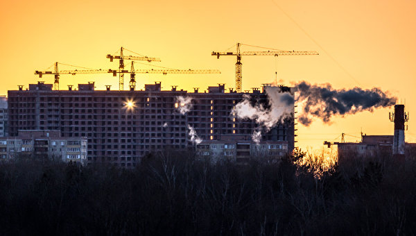 Закат солнца в Москве. Архивное фото