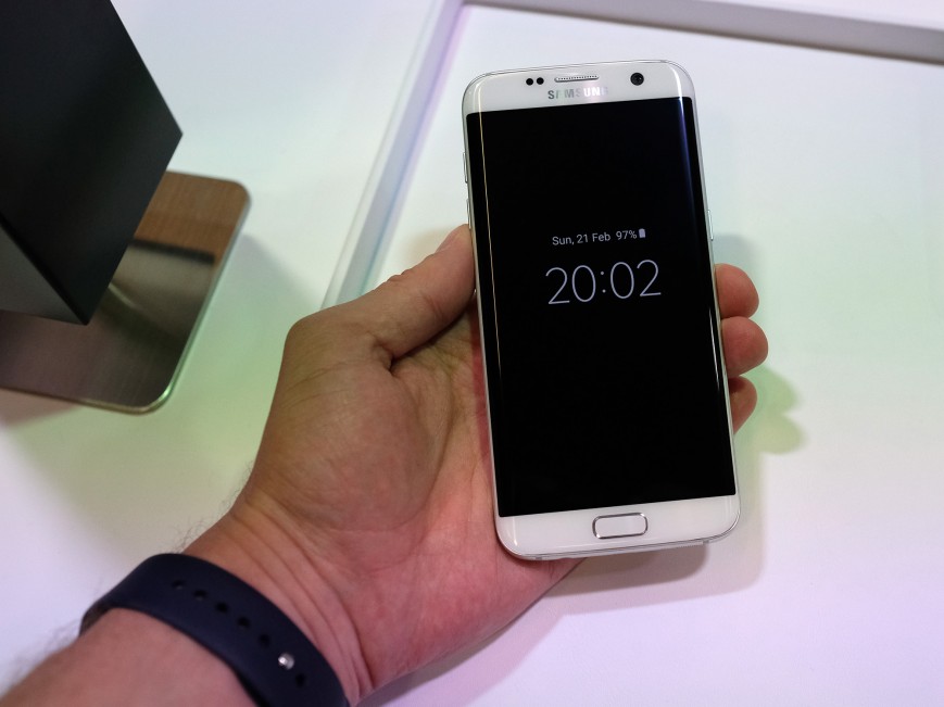 Экран у Samsung Galaxy S7 и Galaxy S7 edge включён всегда