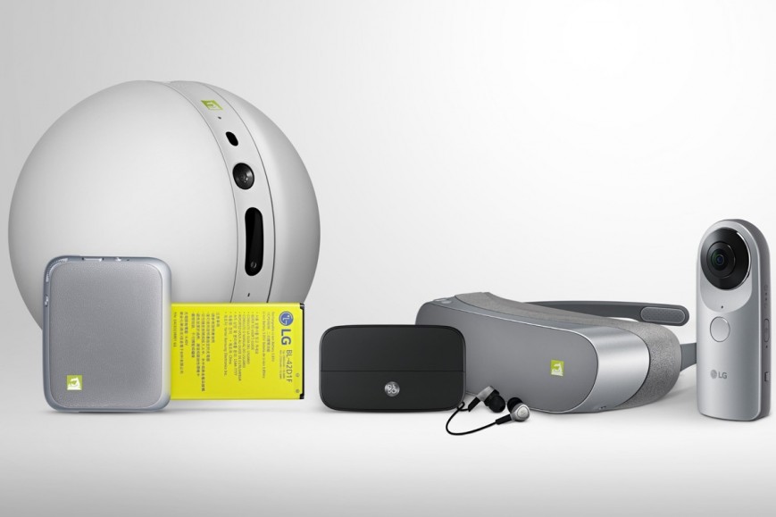 Съёмный аккумулятор, робот-шар, «звуковая карта», крутые наушники, очки VR и стереокамера - всё для и ради нового флагмана