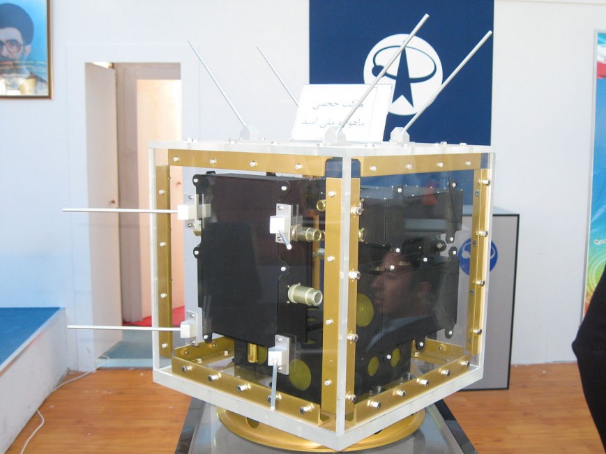 Модель спутника Омид