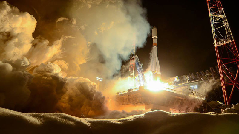 This Snowy Soyuz Launch Looks Like a Space-Themed Christmas Card