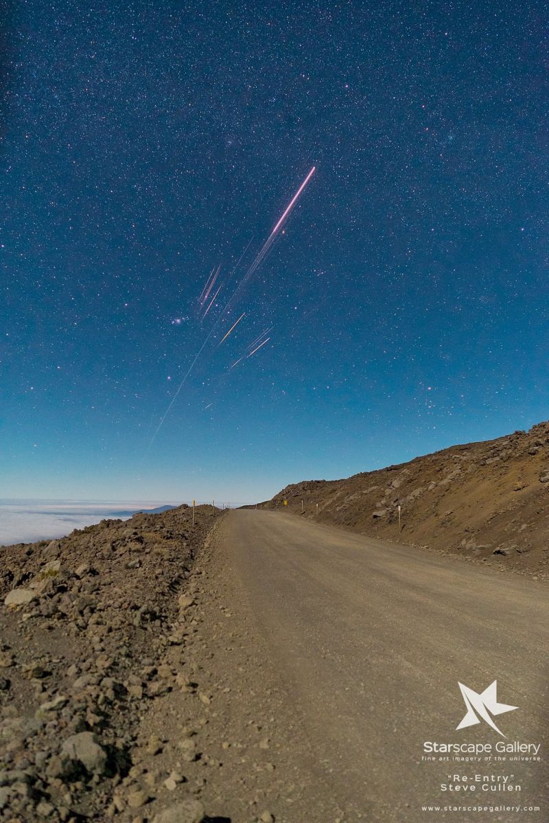 Look at This Beautiful Reentry of a Chinese Rocket Over Hawaii