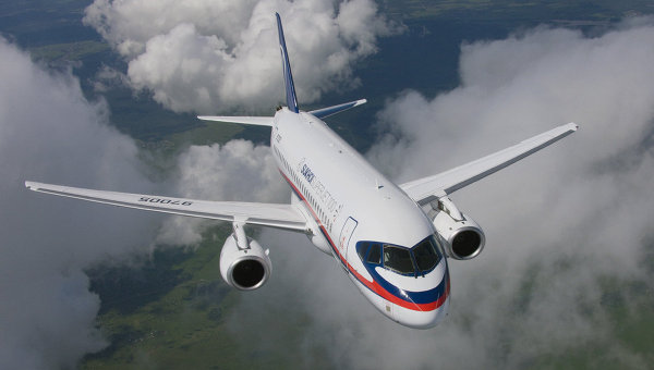 Пассажирский самолет Сухой Суперджет 100