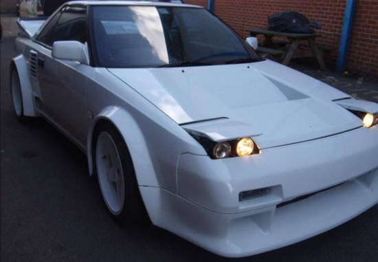 Witte MR2 is wit