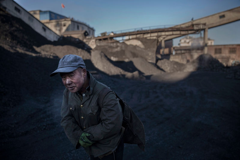 Photographs Capture What Life is Like in One of the World's Dirtiest Pits