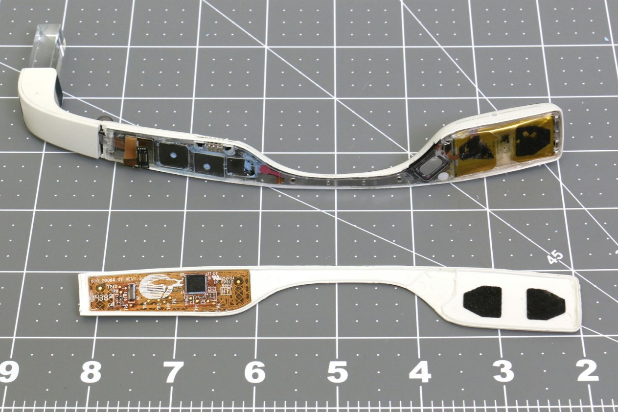 Первые фотографии обновлённой гарнитуры Google Glass
