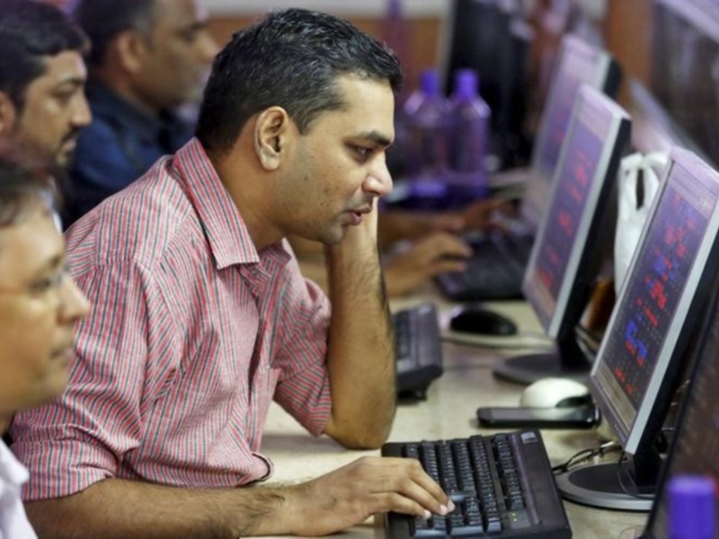 computer_using_man_reuters.jpg