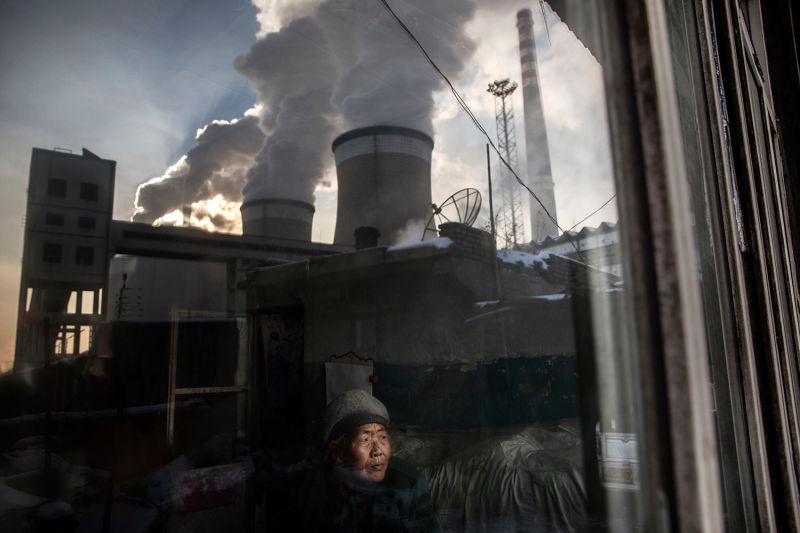 Photographs Capture What Life is Like in One of the World's Dirtiest Pits