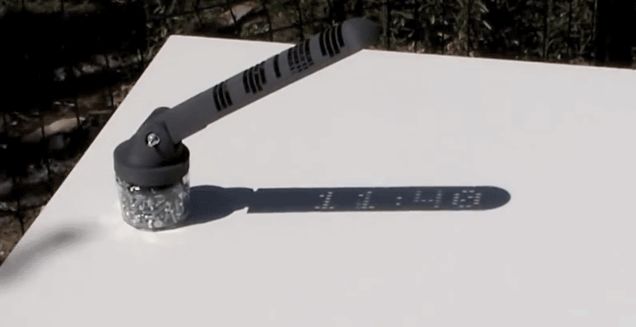 A 3D-Printed Digital Sun Dial Is as Easy to Read as a Cheap Digital Watch