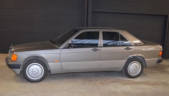 Koop! Een Mercedes 190E met bijna geen kilometers