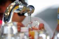 De Russen willen een biertje tappen tijdens het WK voetbal in hun land.