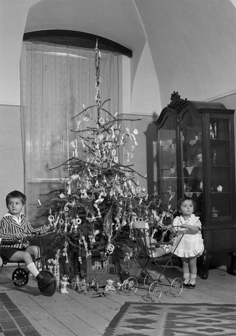 A Brief Pictorial Account of What Children Got for Christmas Decades Ago