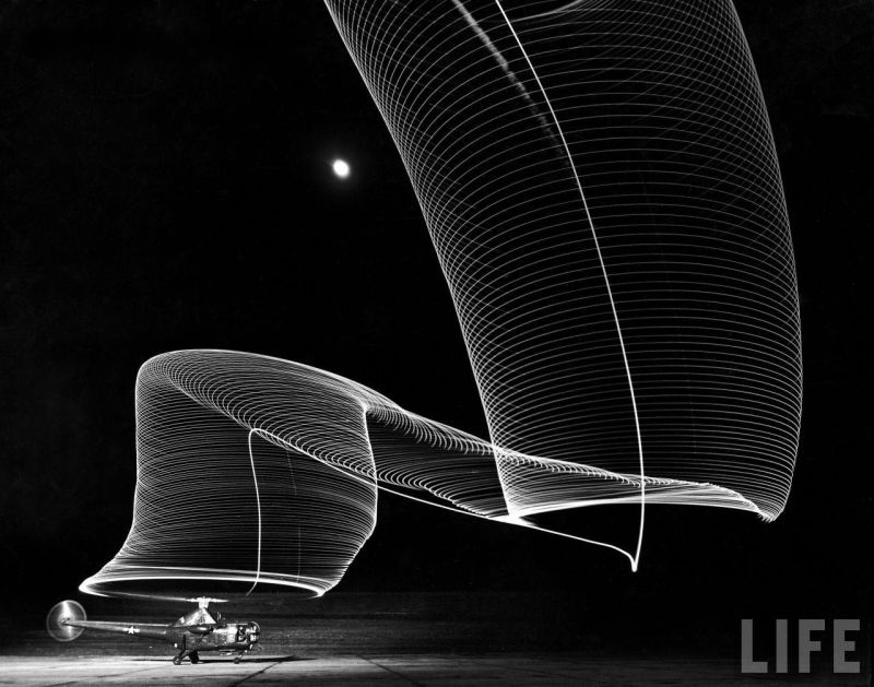 This Light Painting Pays Tribute to a Classic 1949 Navy Photograph