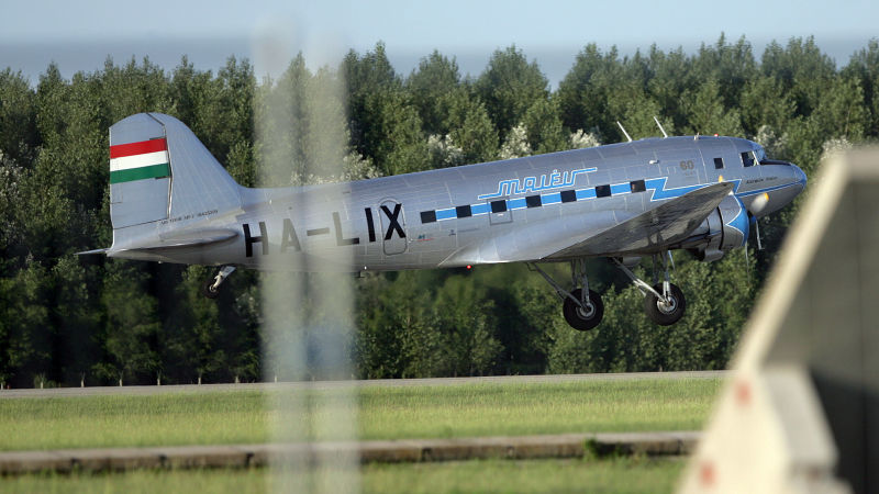 27 Stylish Airliner Liveries From The Past