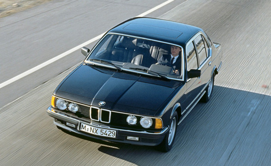 BMW M745i