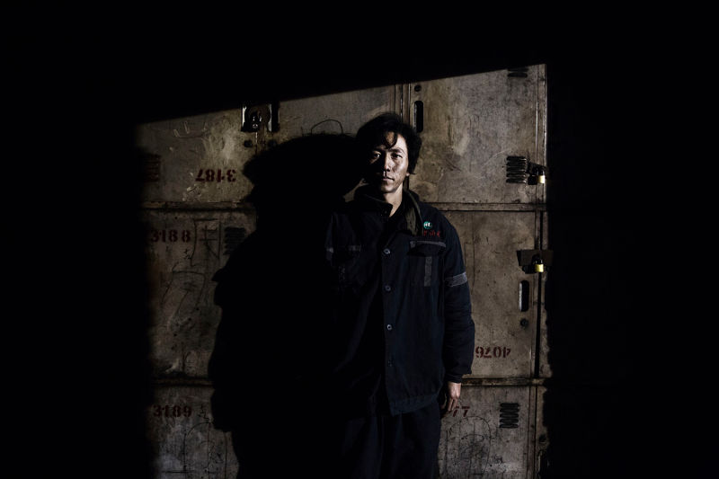 Photographs Capture What Life is Like in One of the World's Dirtiest Pits
