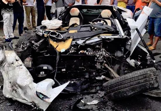 Lambo Aventador crash