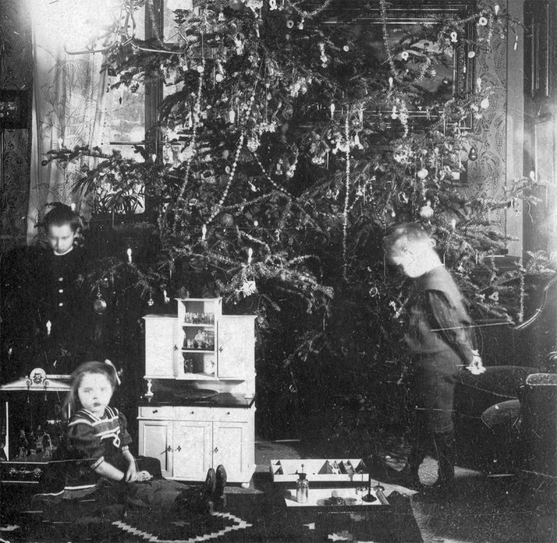 A Brief Pictorial Account of What Children Got for Christmas Decades Ago