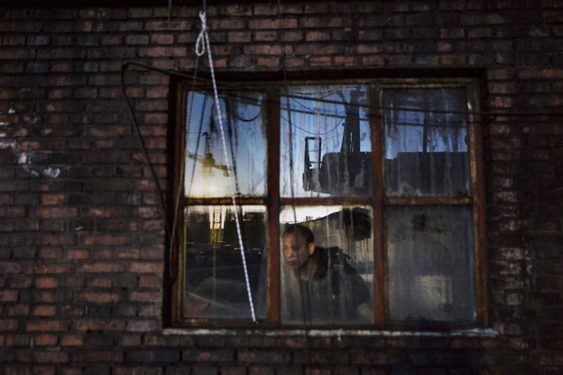 Photographs Capture What Life is Like in One of the World's Dirtiest Pits