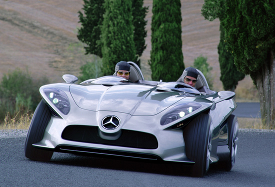 Mercedes F400 Carving