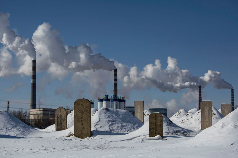 Photographs Capture What Life is Like in One of the World's Dirtiest Pits