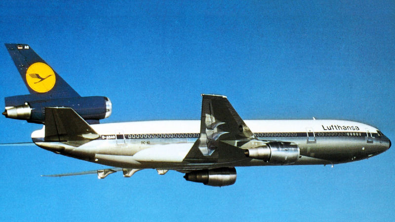 27 Stylish Airliner Liveries From The Past