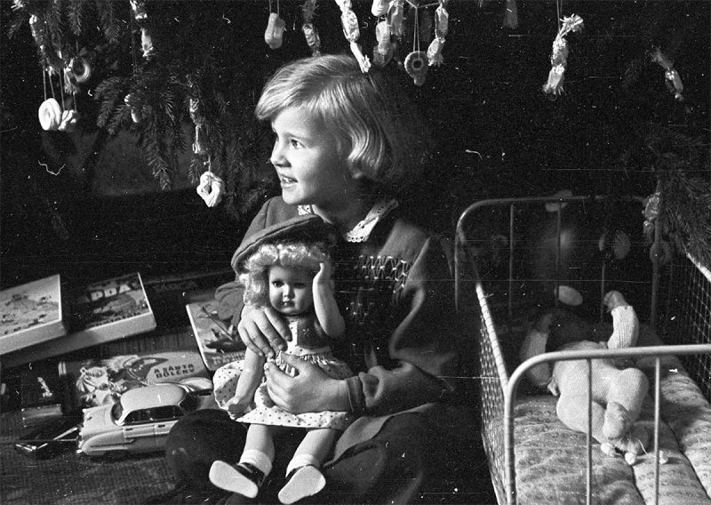 A Brief Pictorial Account of What Children Got for Christmas Decades Ago