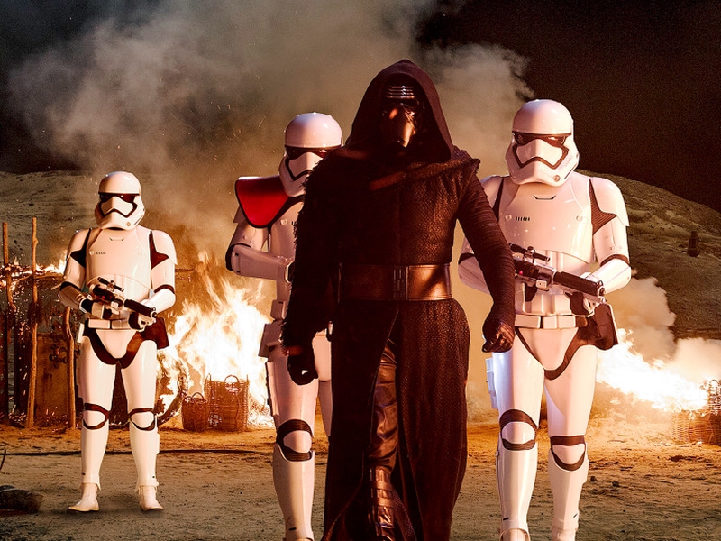 kylo_ren_troopers.jpg