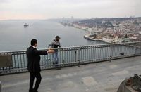 
De suïcidale man stond al op het randje van de Bosporusbrug.
