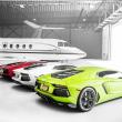 image Lamborghini-Aventador-vliegtuig-hangar-04.jpg