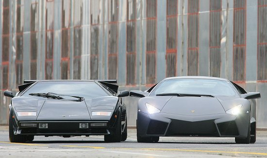 Countach Turbo S vs Reventon