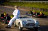 Mini-Aston Martin is a mature scheurijzer [video]