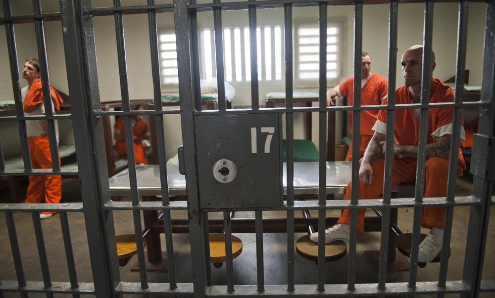 3200 заключённых досрочно вышли на свободу из-за программного сбоя 3200 заключённых досрочно вышли на свободу из-за программного сбоя