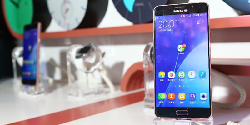 Samsung's New Galaxy A9: Huge Screen, Massive Battery