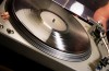 Undladt Mail For CD-Kraftcenter Columbia Hus Er en Relancering af at Sælge Vinyl