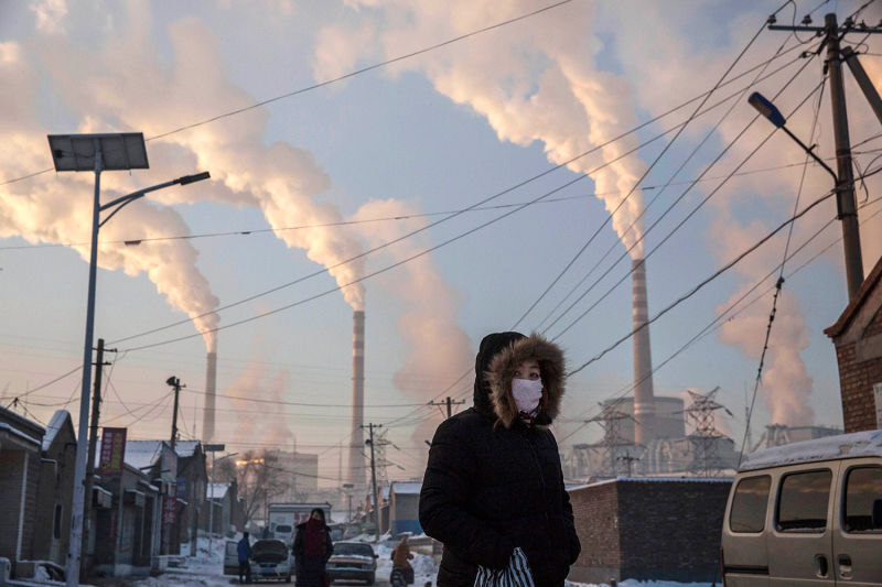 Photographs Capture What Life is Like in One of the World's Dirtiest Pits