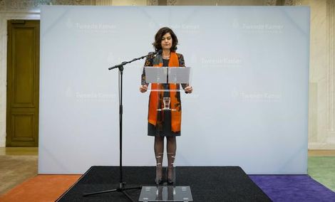 De verklaring van Anouchka van Miltenburg. Met geheven hoofd treedt ze terug als Kamervoorzitte.