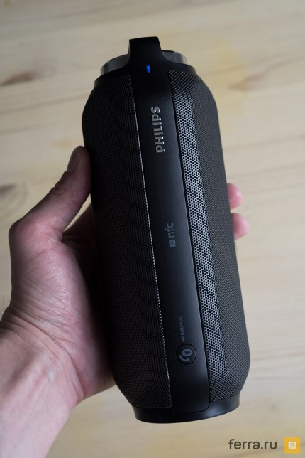 Philips BT6600B в руке