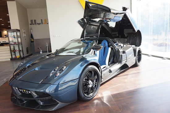 Pagani Huayra blauw carbon