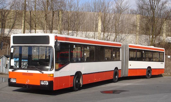 Tiener (14) steelt harmonicabus, rijdt snelweg op